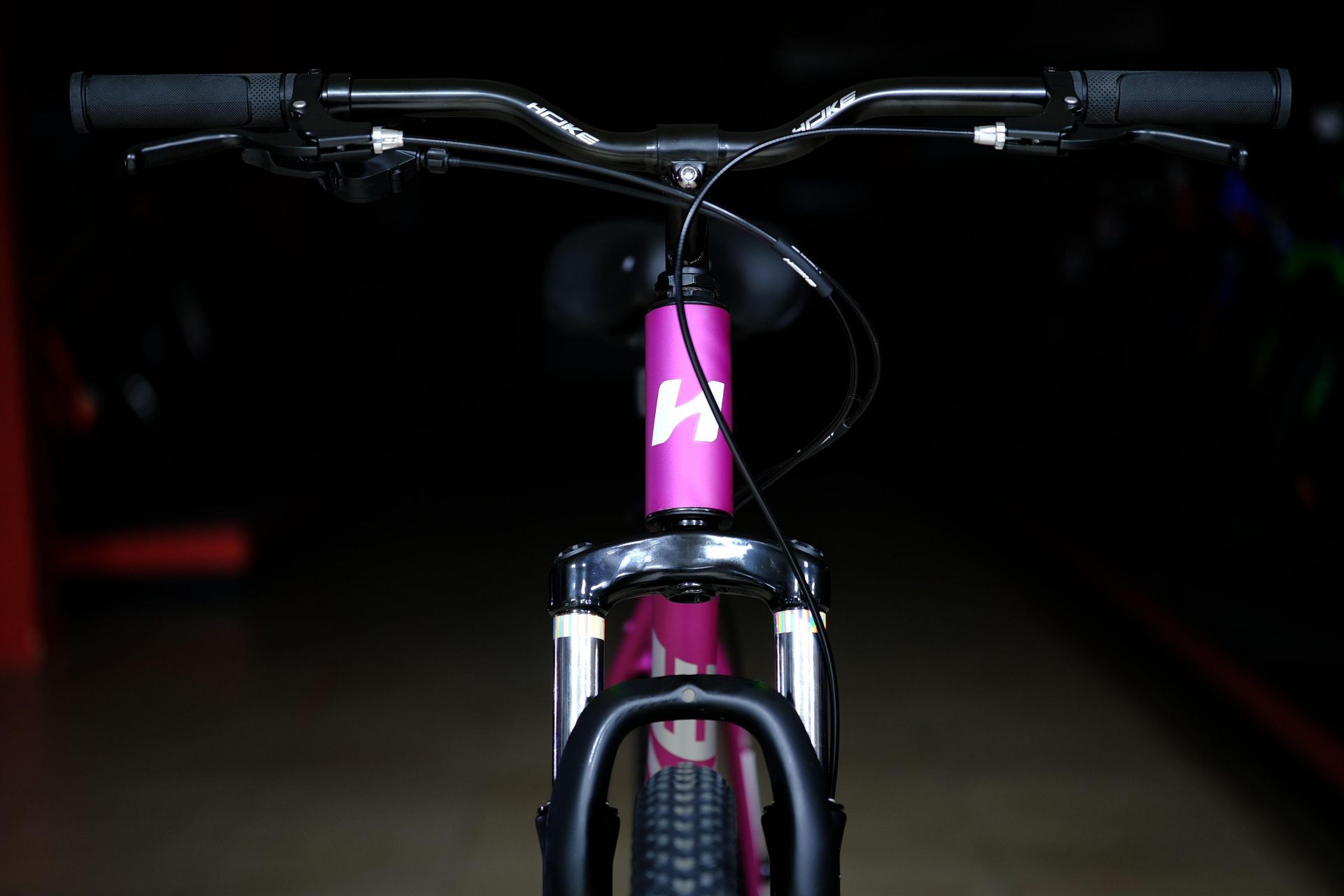 Вилка амортизационная пружинная 80 mm  HOKE Jade 100 MD матовый фиолетовый-белый 17